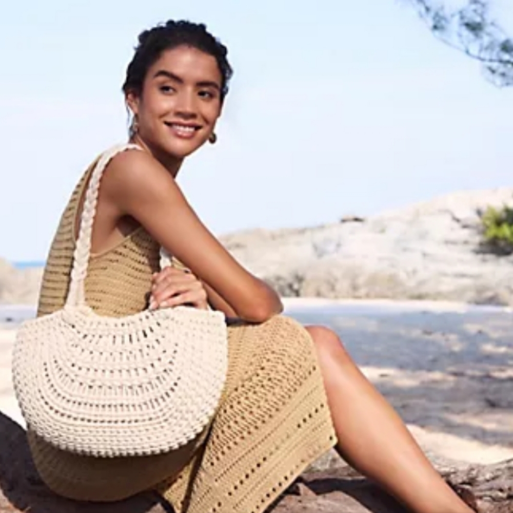 Patricia Nash~Giraldi White Hand Woven knot shoulder bag